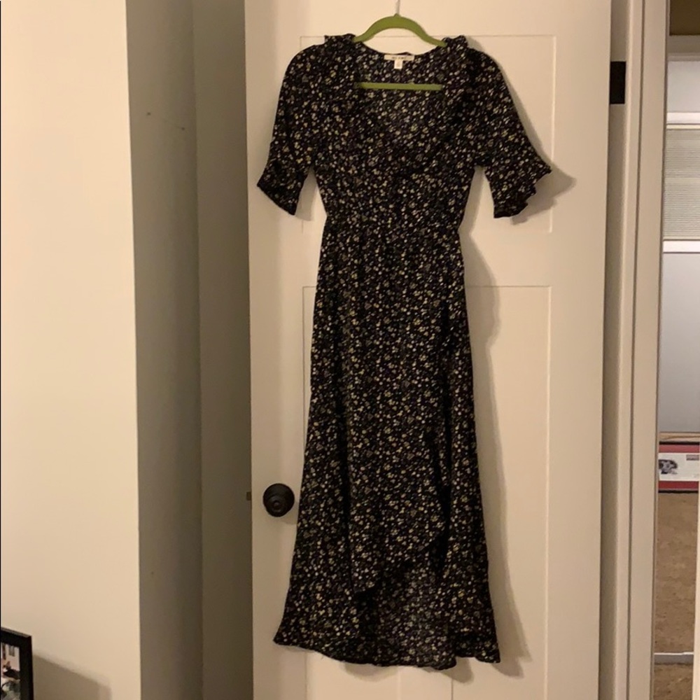 Flowy floral print maxi dress 🌼